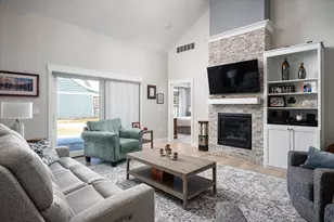 329 River Point, La Crosse, WI 54601 - Photo 3