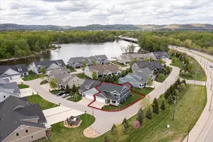 329 River Point, La Crosse, WI 54601 - Photo 7