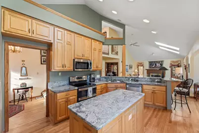 303  Pine Ter, Oconomowoc, WI 53066 - Photo 3