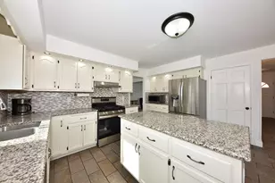 W173N5132 Mulberry Ln, Menomonee Falls, WI 53051 - Photo 13