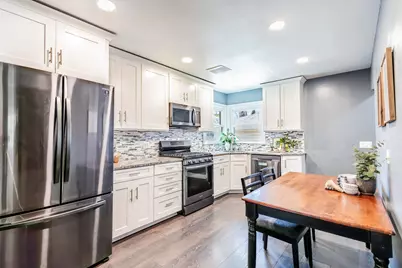 755 N 112th St, Wauwatosa, WI 53226 - Photo 7