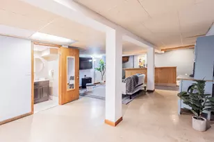 755 N 112th St, Wauwatosa, WI 53226 - Photo 19