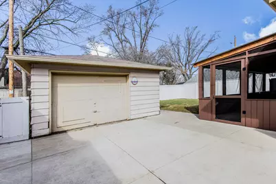 755 N 112th St, Wauwatosa, WI 53226 - Photo 29
