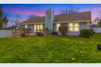 1907  Fieldcrest Ln, Waukesha, WI 53186 - Photo 33