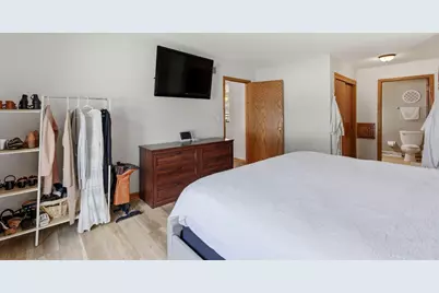 1907  Fieldcrest Ln, Waukesha, WI 53186 - Photo 15