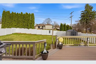 1907  Fieldcrest Ln, Waukesha, WI 53186 - Photo 31