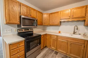 622 Shepherds Dr, West Bend, WI 53090 - Photo 7