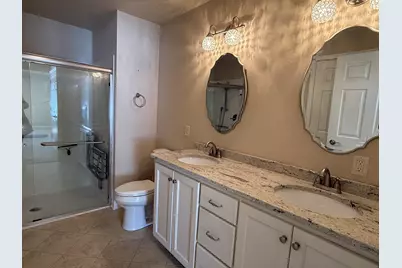 901  Hawthorne Ct, Manitowoc, WI 54220 - Photo 25