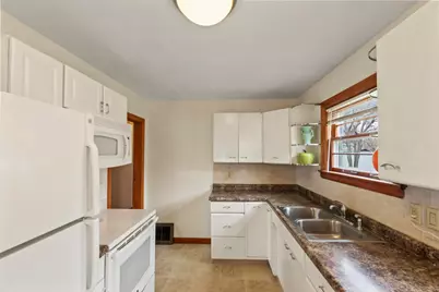 754  Summit Ave, Oconomowoc, WI 53066 - Photo 13