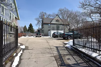 1016 N 29th St, Milwaukee, WI 53208 - Photo 45