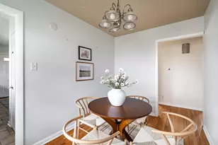 5706 W Luebbe Ln, Milwaukee, WI 53223 - Photo 13