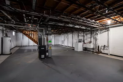 5706 W Luebbe Ln, Milwaukee, WI 53223 - Photo 29