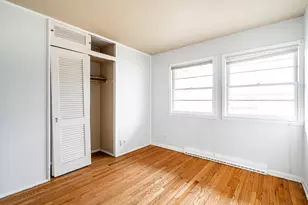 5706 W Luebbe Ln, Milwaukee, WI 53223 - Photo 15