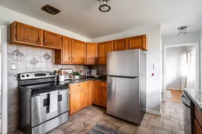 5706 W Luebbe Ln, Milwaukee, WI 53223 - Photo 9