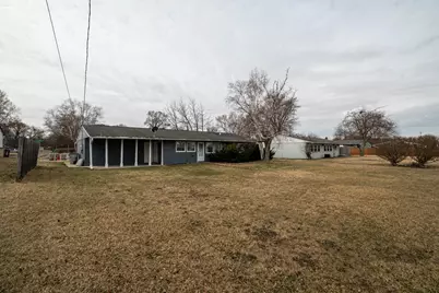 5706 W Luebbe Ln, Milwaukee, WI 53223 - Photo 33