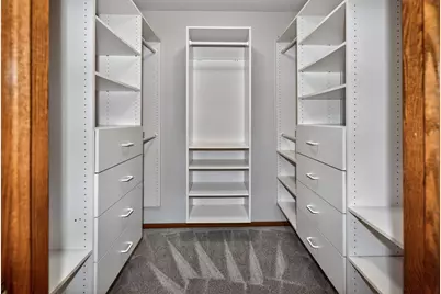 2415  Walnut Grove Ct #B, Brookfield, WI 53005 - Photo 19