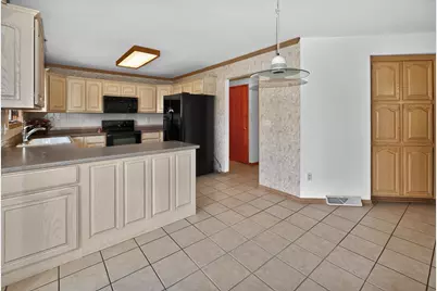2415  Walnut Grove Ct #B, Brookfield, WI 53005 - Photo 13