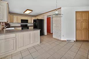 2415 Walnut Grove Ct, Brookfield, WI 53005 - Photo 13
