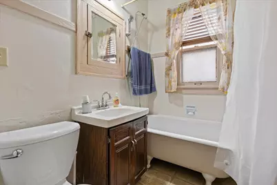 2837 S 15th St, Milwaukee, WI 53215 - Photo 13