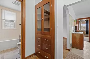 2837 S 15th St, Milwaukee, WI 53215 - Photo 15