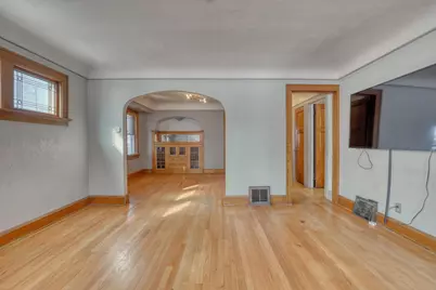 2141 S 87th St, West Allis, WI 53227 - Photo 5