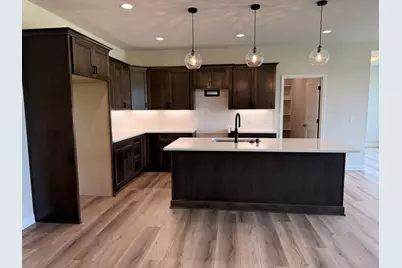 W214N4932  Casey Ct, Menomonee Falls, WI 53051 - Photo 7