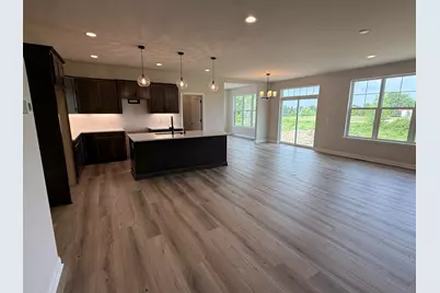 W214N4932  Casey Ct, Menomonee Falls, WI 53051 - Photo 5