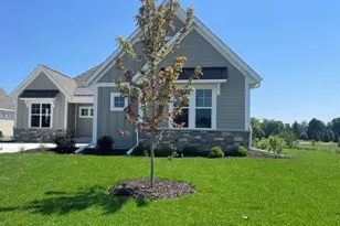 W214N4932 Casey Ct, Menomonee Falls, WI 53051 - Photo 3