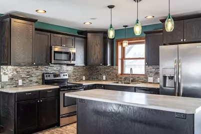 1025  Pierce St, Onalaska, WI 54650 - Photo 7