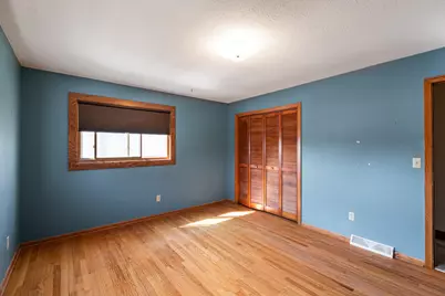 1025  Pierce St, Onalaska, WI 54650 - Photo 11