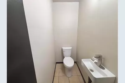 3908 S Sunset Sq #3908, Greenfield, WI 53220 - Photo 3