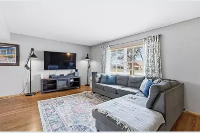 3845 N 100th St, Wauwatosa, WI 53222 - Photo 5