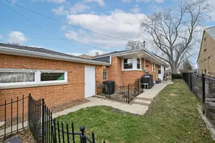 3845 N 100th St, Wauwatosa, WI 53222 - Photo 27