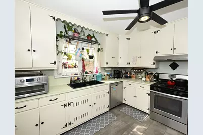 2944 N 70th St, Milwaukee, WI 53210 - Photo 7