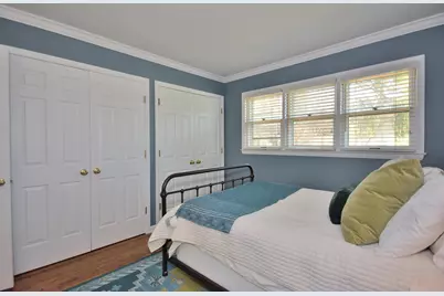 145  Lynnwood Ln, Brookfield, WI 53005 - Photo 19