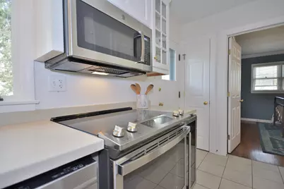 145  Lynnwood Ln, Brookfield, WI 53005 - Photo 13