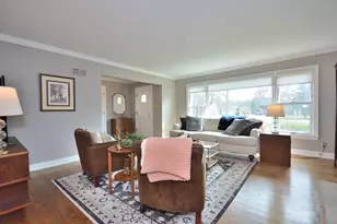 145 Lynnwood Ln, Brookfield, WI 53005 - Photo 5