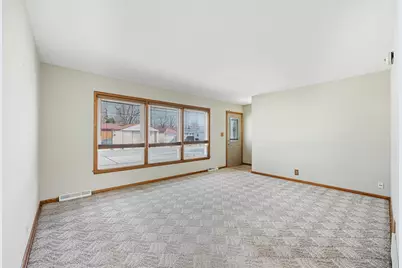 2417  Dombrowski Blvd, Racine, WI 53405 - Photo 5