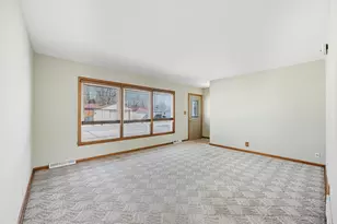 2417 Dombrowski Blvd, Racine, WI 53405 - Photo 5