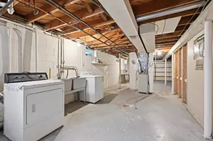 2417 Dombrowski Blvd, Racine, WI 53405 - Photo 21