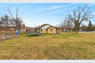 2315 S Lombardy Ln, New Berlin, WI 53151 - Photo 31