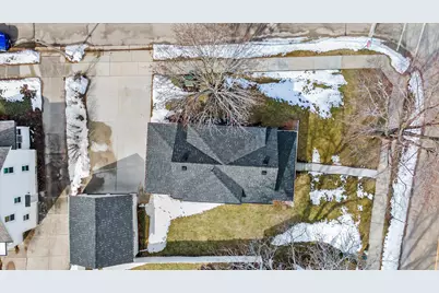 627 W Wisconsin Ave, Oconomowoc, WI 53066 - Photo 39