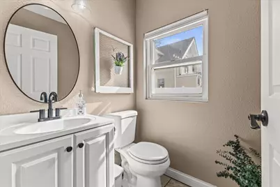 627 W Wisconsin Ave, Oconomowoc, WI 53066 - Photo 27