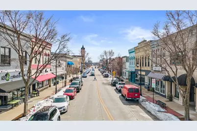 627 W Wisconsin Ave, Oconomowoc, WI 53066 - Photo 3