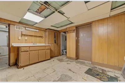 2132 S 23rd St #2132A, Milwaukee, WI 53215 - Photo 17