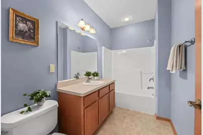 3053 W Drexel Ave #111, Franklin, WI 53132 - Photo 17