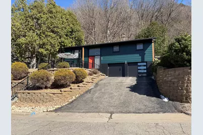 1421  31st Pl, La Crosse, WI 54601 - Photo 1