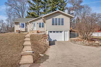 749  Domke St, Onalaska, WI 54650 - Photo 3