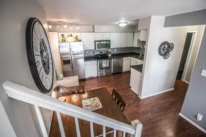 4915 W Colonial Ct, Greenfield, WI 53220 - Photo 15