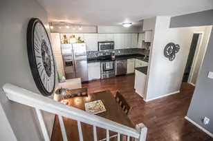 4915 W Colonial Ct, Greenfield, WI 53220 - Photo 15